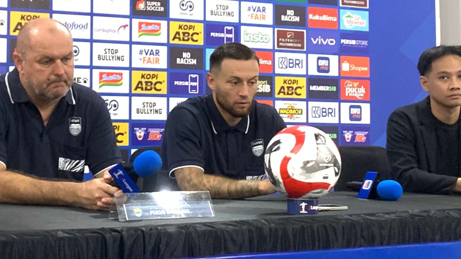 Marc Klok Beri Pandangan Terkait Larangan Suporter Tamu di Musim Ini